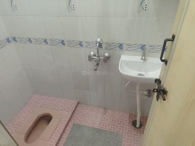 Bathroom Image of 600 Sq.ft 2 BHK Independent House for rent in Virupakshapura Bengaluru for Rs. 12000