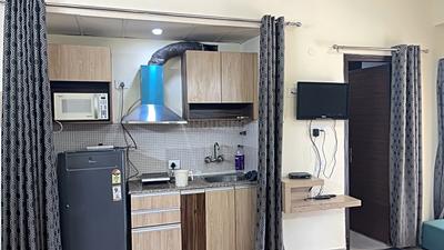 Kitchen Image of 400 Sq.ft 1 BHK Apartment / Flat for rent in Supertech Ecociti, Sector 137 Noida for Rs. 20000