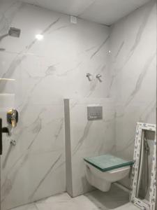 Common Bathroom Image of 1050 Sq.ft 2 BHK Apartment / Flat for sale in Vihaan Green Heaven, Noida Extension Greater Noida for Rs. 4500000