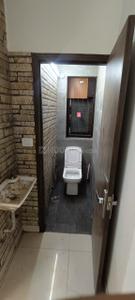 Bathroom Image of 900 Sq.ft 2 BHK Builder Floor for rent in Vikaspuri Luxury Homes, Vikaspuri New Delhi for Rs. 18000