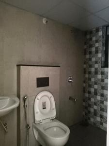 Common Bathroom Image of 1048 Sq.ft 2.5 BHK Apartment / Flat for sale in Shapoorji Pallonji Vanaha, Bavdhan Pune for Rs. 9900000