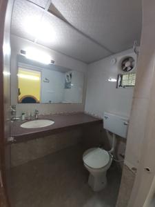 Bathroom Image of 1100 Sq.ft 2 BHK Apartment / Flat for sale in Sangamvadi Pune for Rs. 18500000