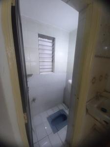 Bathroom Image of 450 Sq.ft 1 BHK Apartment / Flat for rent in Hadapsar Pune for Rs. 10500