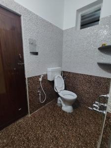 Bathroom Image of 950 Sq.ft 2 BHK Apartment / Flat for rent in Ambattur Chennai for Rs. 16000