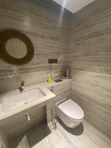 Bathroom Image of 1100 Sq.ft 2 BHK Apartment / Flat for rent in Khar West Mumbai for Rs. 220000