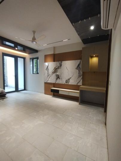 Royal realtors Main Image 1