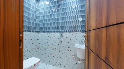 Bathroom Image of 1350 Sq.ft 4 BHK Apartment / Flat for sale in Sector 15 Dwarka New Delhi for Rs. 13500000