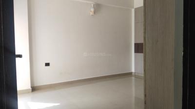 Bedroom Image of 973 Sq.ft 2 BHK Apartment / Flat for rent in Panchsheel Wellington, Crossings Republik Ghaziabad for Rs. 20000