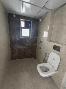 Bathroom Image of 1500 Sq.ft 3 BHK Apartment / Flat for rent in Rama Sky Life, Tifra Bilaspur for Rs. 33000