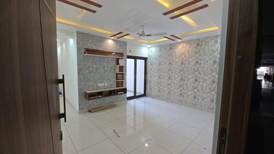 Living Room Image of 1400 Sq.ft 3 BHK Apartment / Flat for rent in Azea Botanica, Vrindavan Yojana Lucknow for Rs. 30000