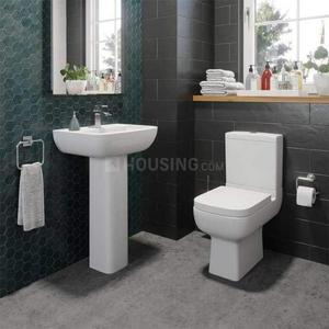 Bathroom Image of 5100 Sq.ft 5 BHK Apartment / Flat for sale in Varsha Apartment, Juhu Mumbai for Rs. 177500000