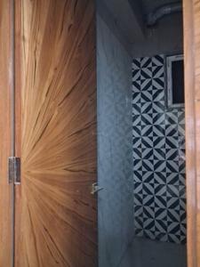 Common Bathroom Image of 950 Sq.ft 2 BHK Apartment / Flat for sale in CMA DM Infra, Sector 104 Noida for Rs. 4400000