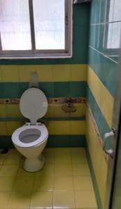 Bathroom Image of 915 Sq.ft 2 BHK Apartment / Flat for rent in Raheja Complex, Andheri West Mumbai for Rs. 85000