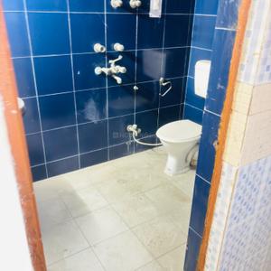 Image of 1350 Sq.ft 3 BHK Apartment / Flat for sale in Karishma Apartment, Patparganj, New Delhi for Rs. 18500000