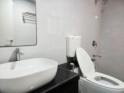 Bathroom Image of 2000 Sq.ft 3 BHK Apartment / Flat for sale in Godrej Green Glades, Jagatpur Ahmedabad for Rs. 10500000