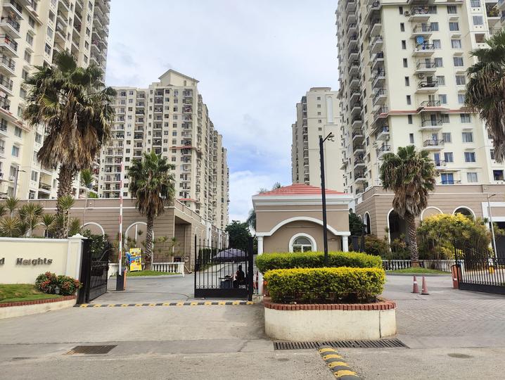 DLF Westend Heights Main Image 1