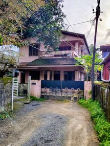 Image of 1750 Sq.ft 3 BHK Independent House for rent in Thrippunithura, Kochi for Rs. 18000