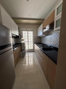 Kitchen Image of 680 Sq.ft 2 BHK Apartment / Flat for sale in Lodha Bellavista, Thane West Thane for Rs. 15400000