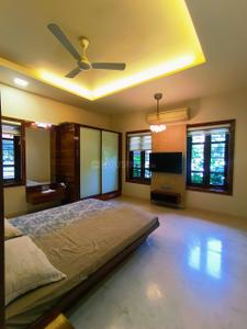 Bedroom Image of 6500 Sq.ft 7 BHK Villa for sale in Prahlad Nagar Ahmedabad for Rs. 120000000