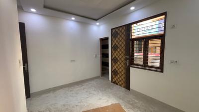 Bedroom Image of 700 Sq.ft 3 BHK Builder Floor for sale in Sector 4 Rohini New Delhi for Rs. 4500000