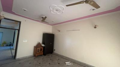 Bedroom Image of 1500 Sq.ft 3 BHK Builder Floor for rent in Sector 50 Noida for Rs. 40000