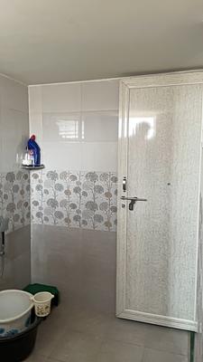 Bathroom Image of 550 Sq.ft 1 BHK Builder Floor for rent in Hansol Ahmedabad for Rs. 14500