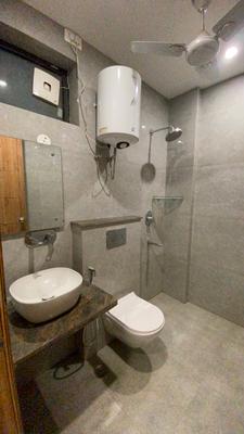 Bathroom Image of 780 Sq.ft 1 RK Builder Floor for rent in Sector 50 Gurgaon for Rs. 25000