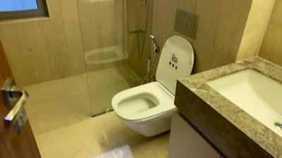 Image of 1250 Sq.ft 3 BHK Apartment / Flat for rent in Piramal Mahalaxmi South Tower, Worli, Mumbai for Rs. 251000
