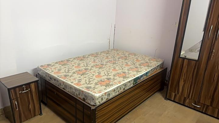 Paryavaran Complex Bedroom 1