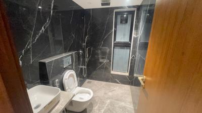 Image of 800 Sq.ft 2 BHK Apartment / Flat for sale in Santacruz West, Mumbai for Rs. 46500000