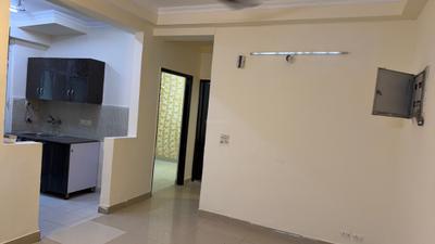 Living Room Image of 1035 Sq.ft 2 BHK Apartment / Flat for sale in Amrapali Silicon City, Sector 76 Noida for Rs. 9800000