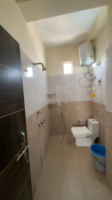 Bathroom Image of 210 Sq.ft 1 RK Apartment / Flat for rent in Sector 86 Gurgaon for Rs. 12980