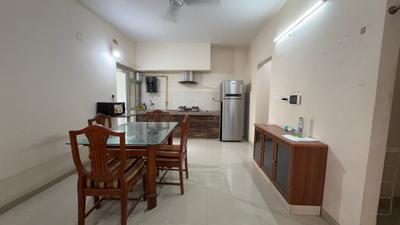 Kitchen Image of 1350 Sq.ft 2.5 BHK Apartment / Flat for rent in Adani The Meadows, Shantigram Ahmedabad for Rs. 36000