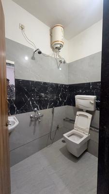 Bathroom Image of 225 Sq.ft 1 RK Apartment / Flat for rent in Scheme No 113 Indore for Rs. 15000