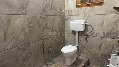 Image of 1250 Sq.ft 2 BHK Builder Floor for rent in Indira Nagar, Lucknow for Rs. 15000