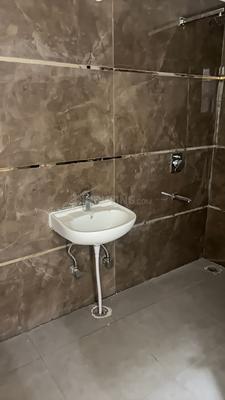 HL City Bathroom Two 4