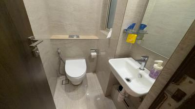 Bathroom Image of 600 Sq.ft 1 BHK Apartment / Flat for rent in Hiranandani Highland A B C D And E Wing, Powai Mumbai for Rs. 58000