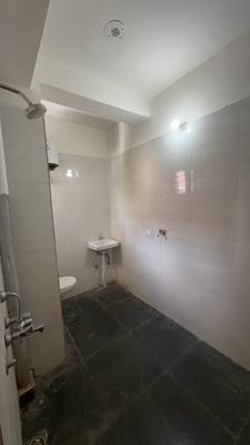 Bathroom Image of 400 Sq.ft 1 BHK Apartment / Flat for rent in Sector 39 Gurgaon for Rs. 24499