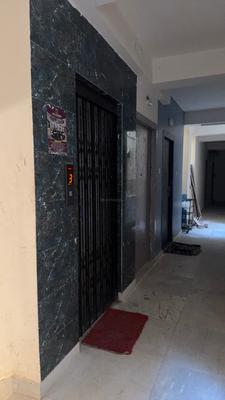 Lift Image of 680 Sq.ft 2 BHK Builder Floor for rent in Picnic Garden Kolkata for Rs. 15000