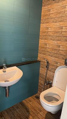 Bathroom Image of 400 Sq.ft 1 BHK Apartment / Flat for rent in Lodha Crown, Thane West Thane for Rs. 24000