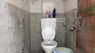 Bathroom Image of 600 Sq.ft 1 BHK Apartment / Flat for rent in Gachibowli Hyderabad for Rs. 28000