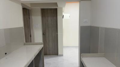 Kitchen Image of 551 Sq.ft 1 BHK Apartment / Flat for rent in Swastik Platinum, Vikhroli East Mumbai for Rs. 40000