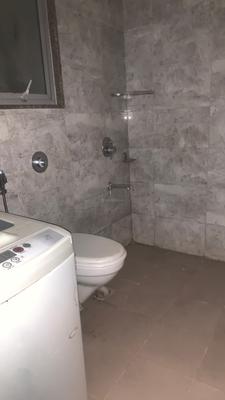 Bathroom Image of 520 Sq.ft 1 RK Apartment / Flat for rent in Amanora Future Towers, Hadapsar Pune for Rs. 28000