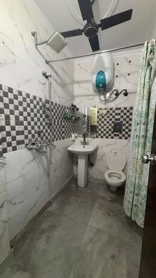 Image of 1200 Sq.ft 3 BHK Builder Floor for sale in Mahavir Enclave, New Delhi for Rs. 9000000