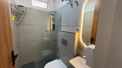 Bathroom Image of 1500 Sq.ft 1 BHK Builder Floor for rent in Scheme No 114 Indore for Rs. 25000