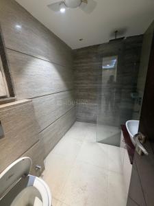 Bathroom Image of 2100 Sq.ft 4 BHK Builder Floor for rent in South City Floors 1, Sector 41 Gurgaon for Rs. 70000