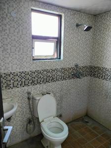 Bathroom Image of 1450 Sq.ft 3 BHK Apartment / Flat for rent in Meenal Balmukanda Residency, Raj Nagar Extension Ghaziabad for Rs. 28000