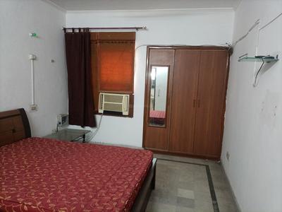 Bedroom Image of 1600 Sq.ft 3 BHK Apartment / Flat for rent in Husainganj Lucknow for Rs. 43000