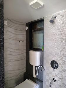 Common Bathroom Image of 600 Sq.ft 1 BHK Apartment / Flat for rent in Raunak Heights, Kasarvadavali Thane for Rs. 16000