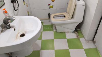 Image of 1200 Sq.ft 2 BHK Apartment / Flat for rent in Batla Apartments, Patparganj, New Delhi for Rs. 37000